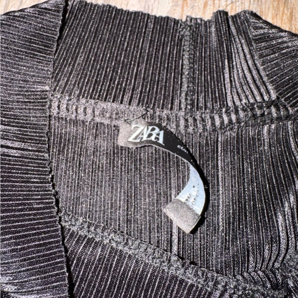 Zara Black Short Sleeve Pleated Top